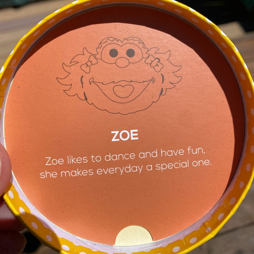 NIB ~ ERSTWILDER SESAME STREET ZOE BROOCH - Picture 3 of 4